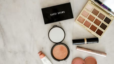 Cosméticos; maquillaje. Foto: Unsplash.
