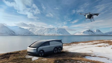 Tecnología de vanguardia: el impresionante auto con seis ruedas que tiene un mini helicóptero dentro