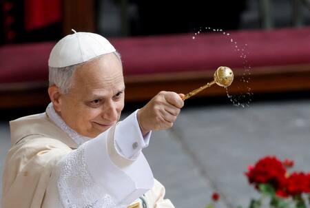 Entronización del Papa León XIV. Foto: Reuters/Remo Casilli.