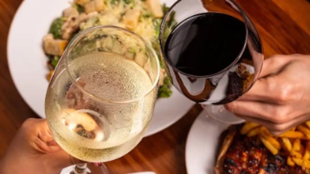 Ribs, salmón y sabores premium: cuánto cuesta el menú especial de Kansas para recibir Año Nuevo en uno de los restaurantes más exclusivos de Buenos Aires