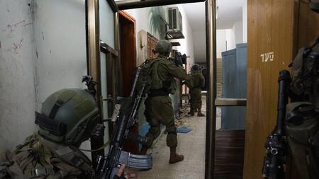 Operaciones del Ejército israelí en el Hospital Al Shifa de Gaza. Foto: EFE.