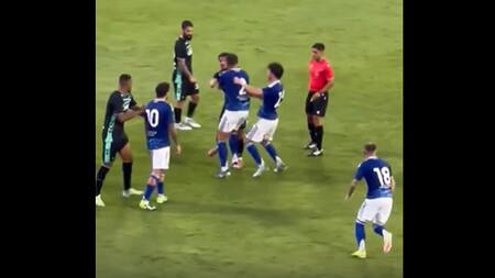 Batalla campal en un amistoso entre Betis y Como