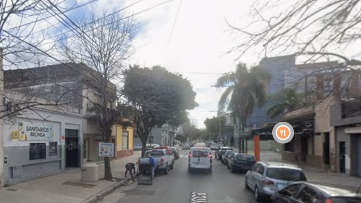 Los hombres que se encontraban podando árboles sufrieron graves lesiones.