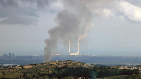 A más de un mes del inicio de la guerra, Irán lanza una nueva oleada de ataques contra Israel y bases de Estados Unidos