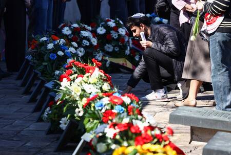 80° aniversario de la liberación del campo de concentración nazi de Bergen-Belsen. Foto: Reuters/Liesa Johannssen