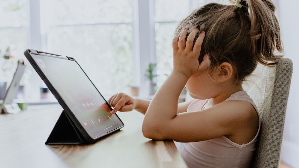 Las consecuencias del uso de tecnología en niños pequeños. Foto: Unsplash.