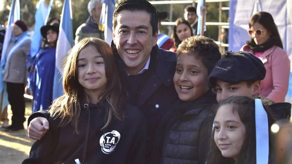 Las familias malvinenses celebraron los 208 años de independencia.