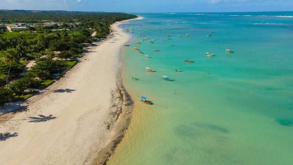 Vacaciones en Brasil: el pueblo con mar transparente que aún es un secreto turístico y es perfecto para relajarse