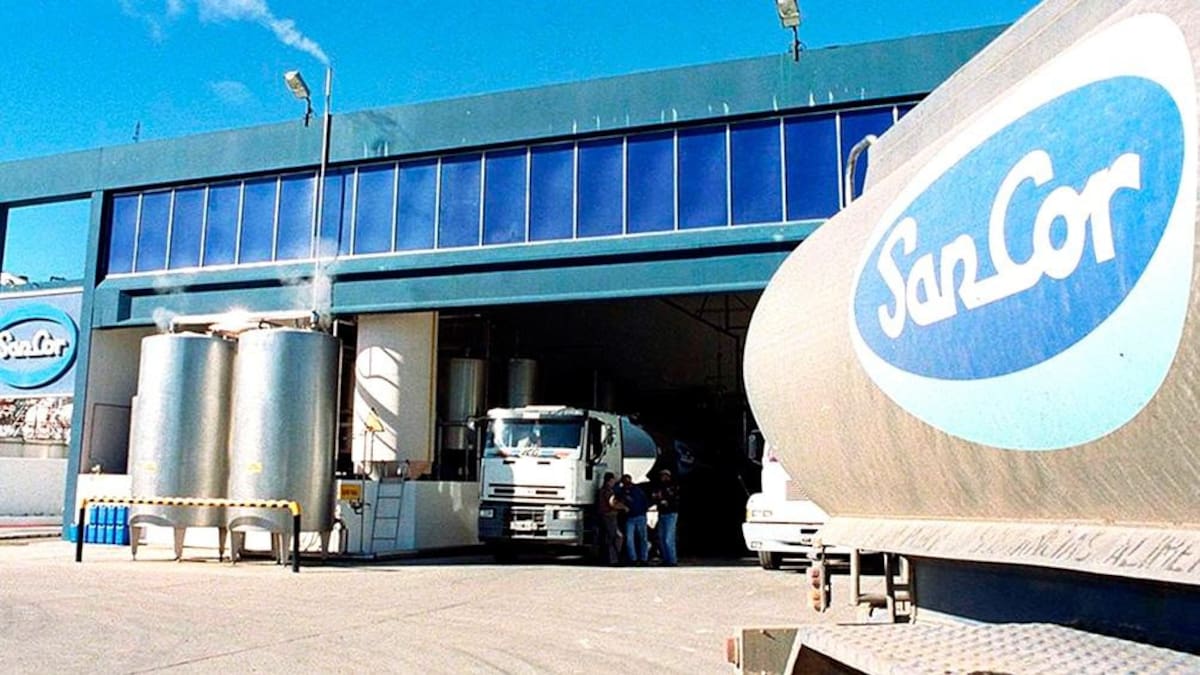 Altira, el gremio de lecheros, propone una serie de medidas de fuerza en SanCor. Foto: Télam.