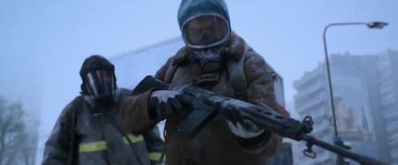 Juan Salvo usando un FAL. Foto: Netflix