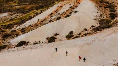 Senderismo en Parque Patagonia. Foto: Télam/Walter Díaz.