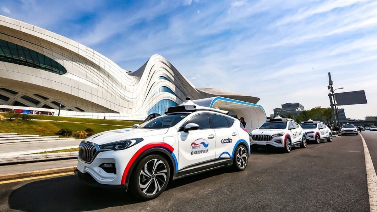 Coches que se manejan solos en China. Foto: X
