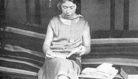 Google celebra a Alfonsina Storni a 126 años de su nacimiento