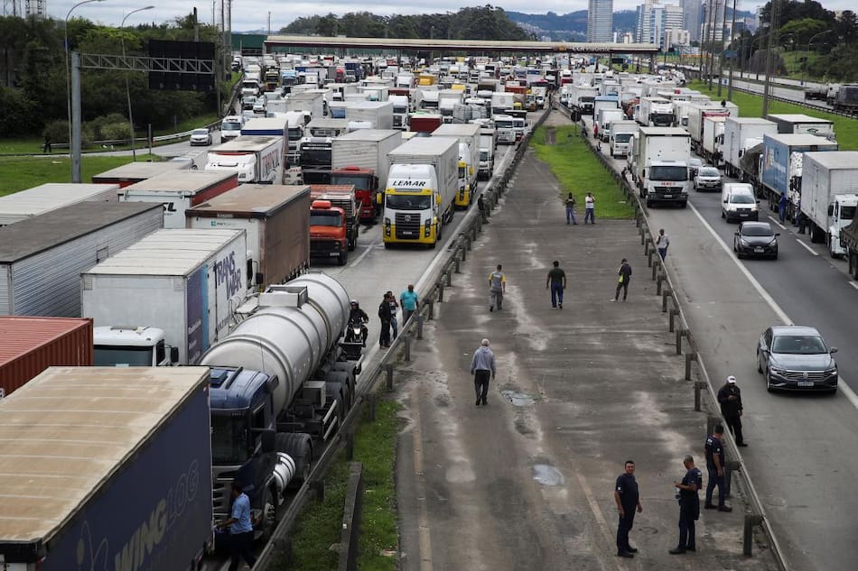 Protestas y cortes en Brasil. Foto: REUTERS