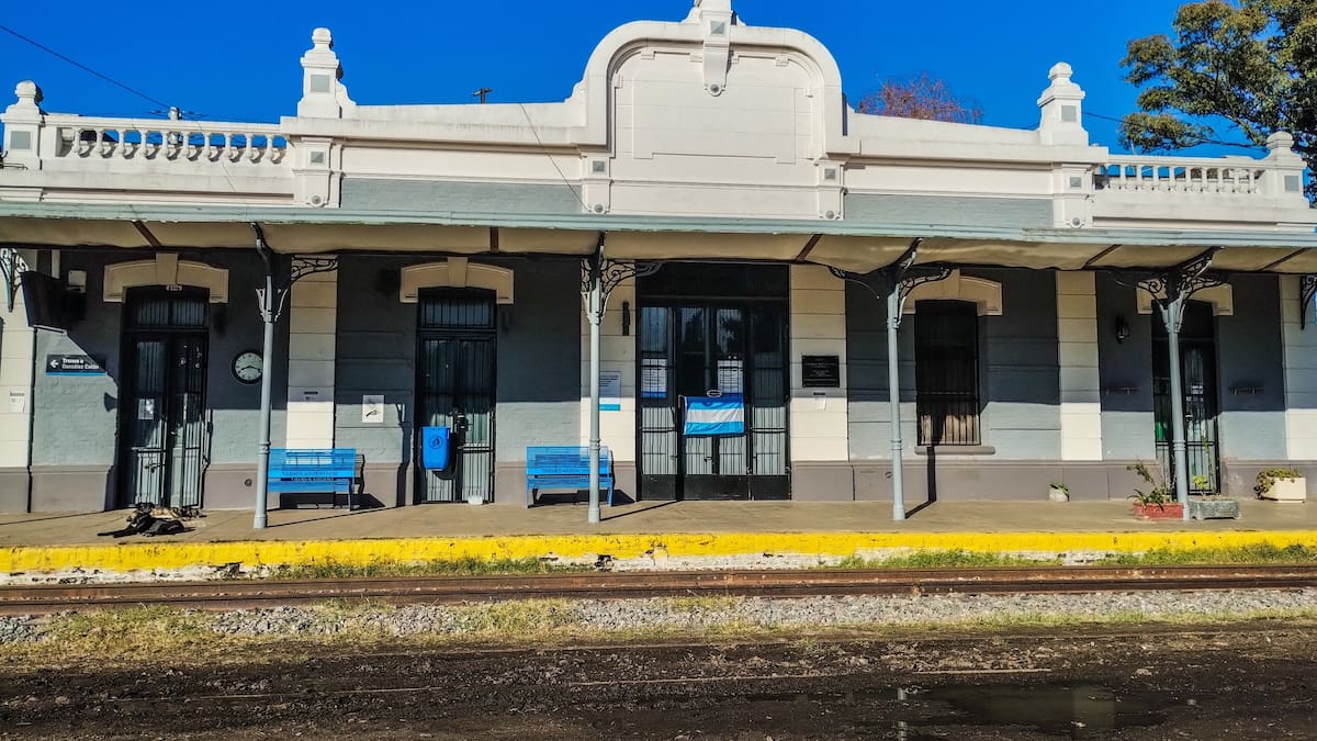 La pintoresca estación de 20 de Junio con 120 años: parece de un pueblito del interior, pero está en La Matanza