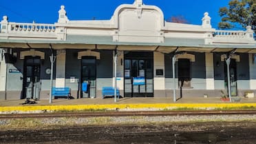 La pintoresca estación de 20 de Junio con 120 años: parece de un pueblito del interior, pero está en La Matanza