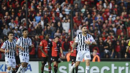 Nahuel Bustos; Colón de Santa Fe vs. Talleres de Córdoba. Foto: Télam.