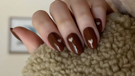 Sencillo pero elegante: el nuevo color indiscutido del otoño 2026 para la manicura que es tendencia