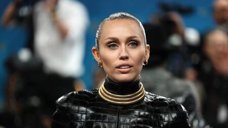 Miley Cyrus reveló que sufrió una grave infección tras grabar en el Paseo de la Fama de Hollywood: qué pasó