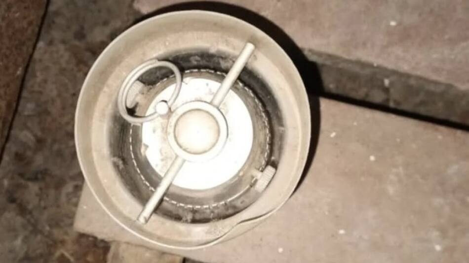 Granada rusa hallada en un tacho de basura en Mar del Plata. Foto: NA.