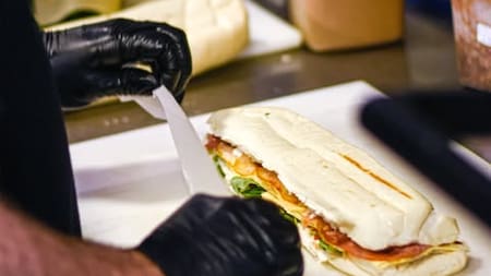 No es La Matera: el parador que es furor en el verano 2026 por hacer sándwiches imperdibles en la Ruta 2