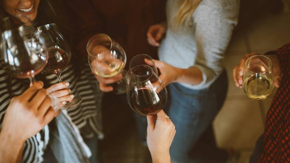 El consumo de vino y su relación con la salud cardiovascular. Foto: Unsplash.