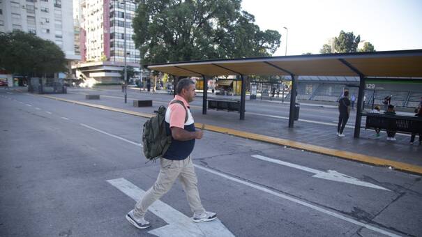 Paro de colectivos martes 6 de mayo: ¿me descuentan el día si no puedo ir al trabajo?