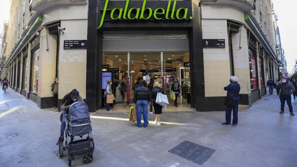 Crisis implacable: Falabella cerró su última tienda y anunció que tampoco venderá online