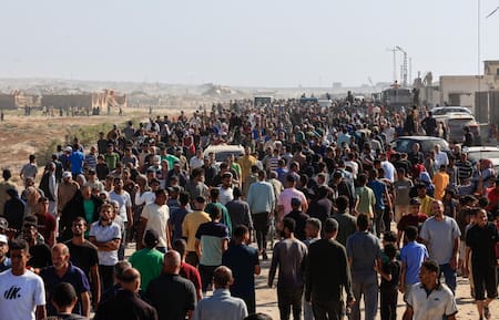 Entrega de ayuda humanitaria en la Franja de Gaza. Foto: REUTERS/Hatem Khaled.