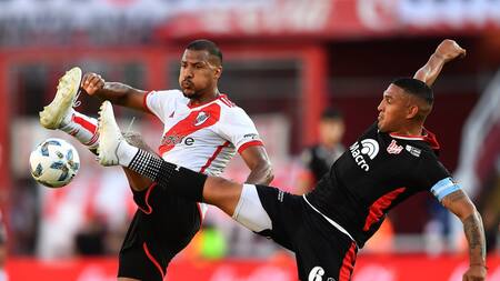 Salomón Rondón; River Plate vs. Instituto. Foto: Télam.