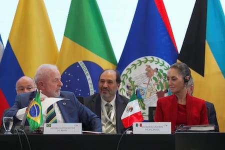 Lula da Silva, presidente de Brasil y Claudia Sheinbaum, presidenta de México. Foto: Reuters/Fredy Rodriguez