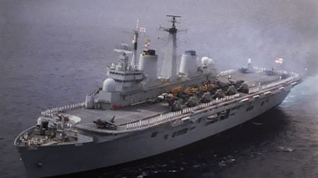 El portaaviones HMS Invencible