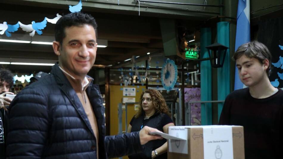 Voto de Matías Tombolini (DYN)
