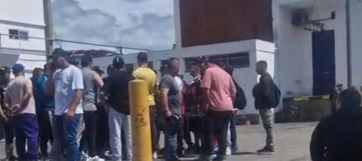 Tensión en San Fernando: trabajadores tomaron un frigorífico por falta de pago de salarios
