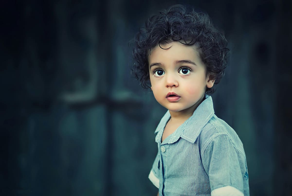 Niño, nene, menor de edad. Foto: Pexels.