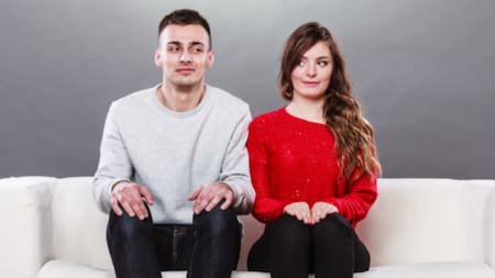 Silencios incómodos.