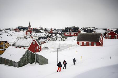 Los habitantes de Groenlandia votan entre la independencia y su bienestar. Foto: EFE.