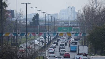 Humo por incencios en el Delta en Buenos Aires. Foto: NA.