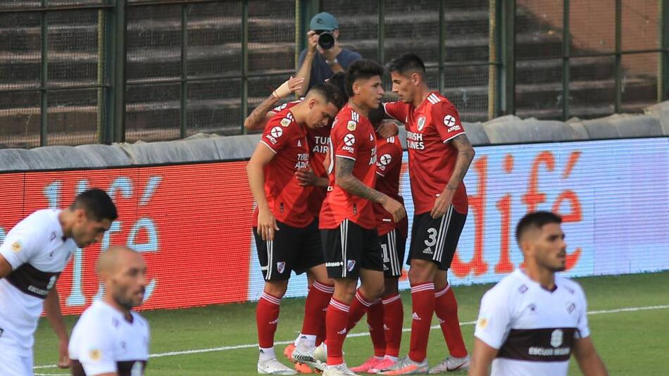 Platense vs. River, fútbol argentino, NA