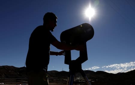 Eclipse total de Sol, Reuters