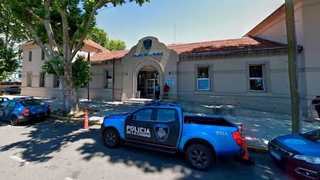 Comisaría Vecinal 1 A, donde falleció el turista francés de 77 años. Foto: Télam.