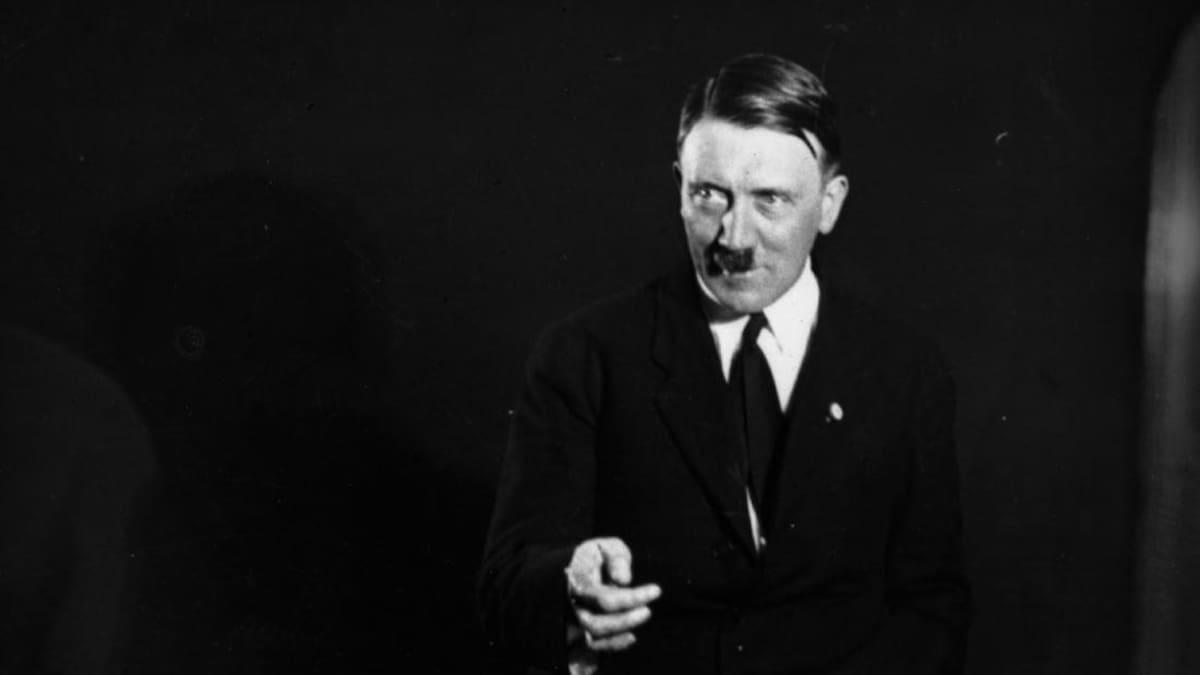 Las “clases de actuación” privadas de Adolf Hitler: así se preparaba el führer nazi para sus giras y mítines