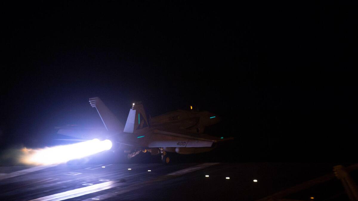 Un avión de las Royal Air Force participa en un ataque contra objetivos hutíes en Yemen. Foto: EFE.