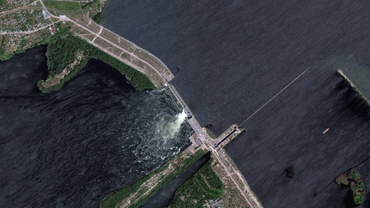 Destrucción de la represa de Kajovka, Ucrania. Foto: Reuters.