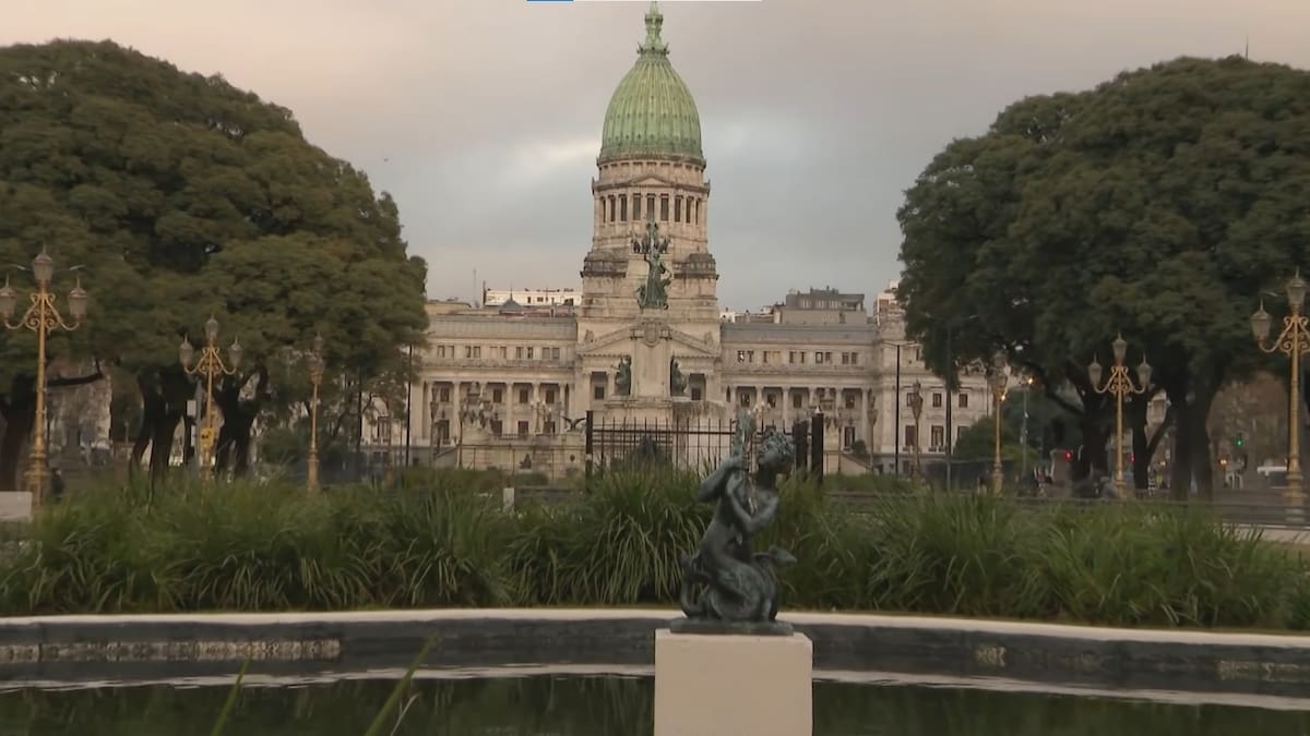 La Cámara de Senadores debate la Ley de Inviolabilidad Privada.