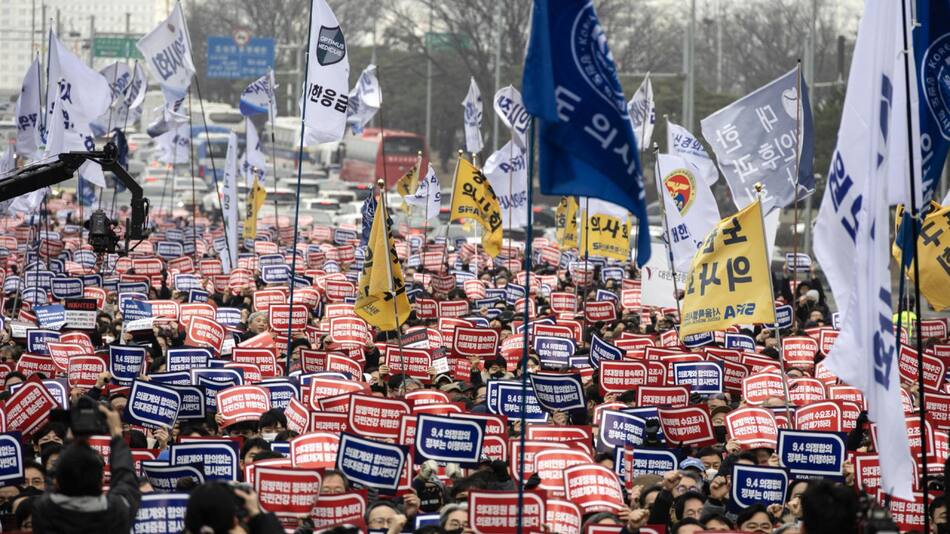 Manifestaciones de médicos en Corea del Sur. Foto: EFE.