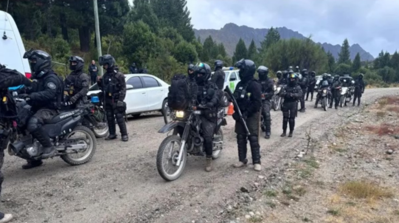 Mapuches liberaron un predio en Bariloche pero negaron la restitución a los dueños.