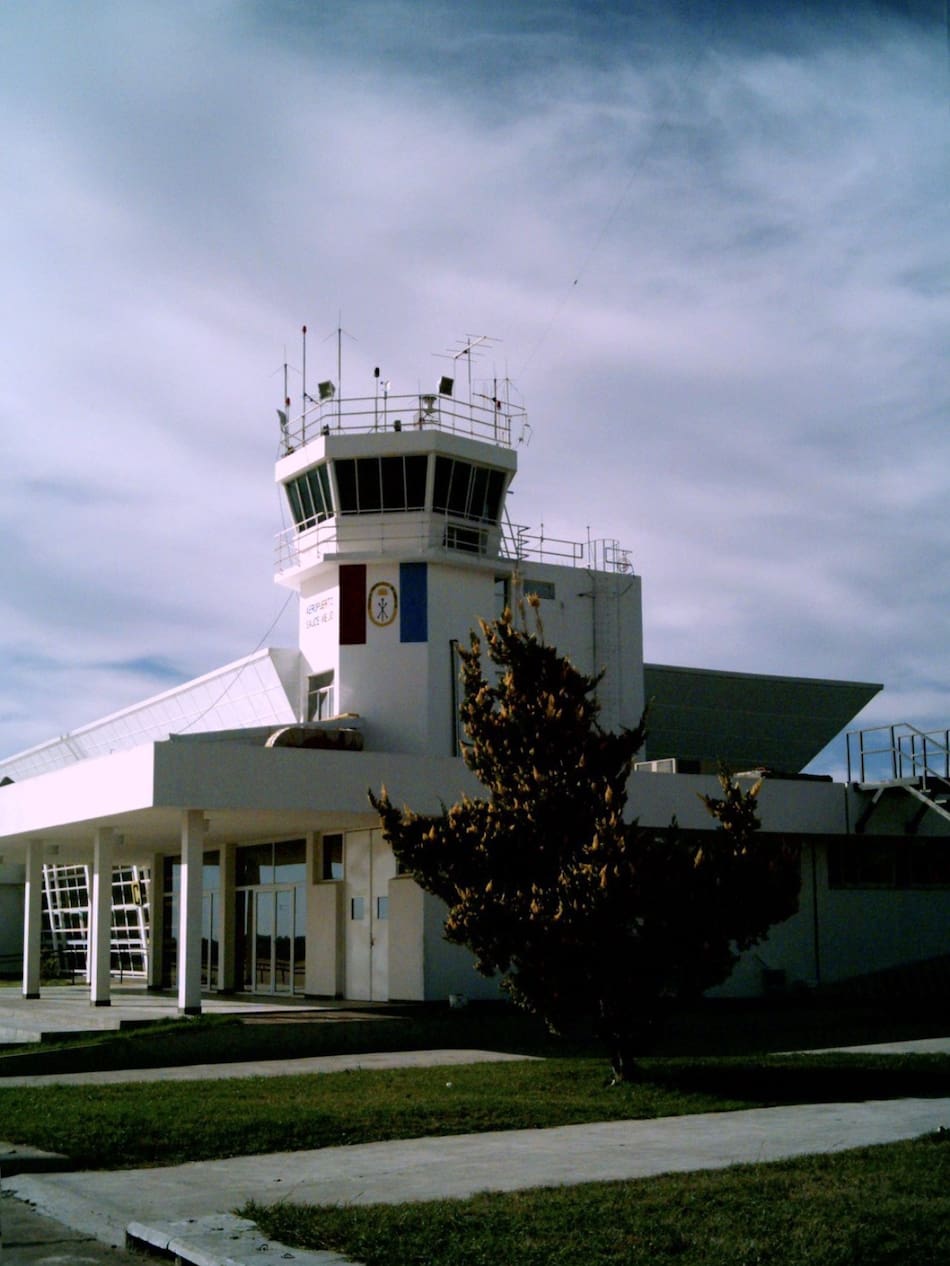 Torre de control del Aeropuerto de Sauce Viejo. Foto: Wikipedia.
