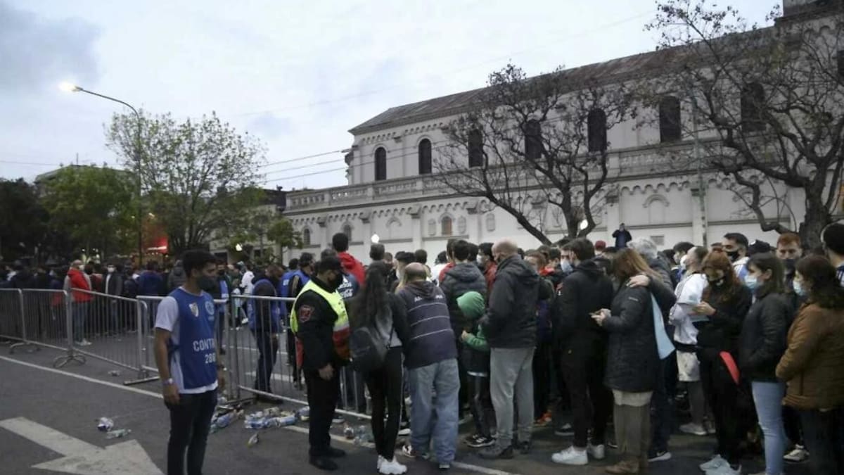 Operativo de seguridad y controles antes de partido de fútbol, NA