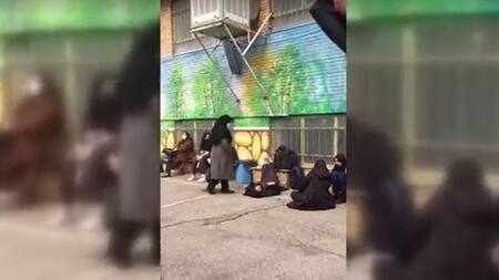 Niñas envenenadas en Irán, foto captura video Reuters